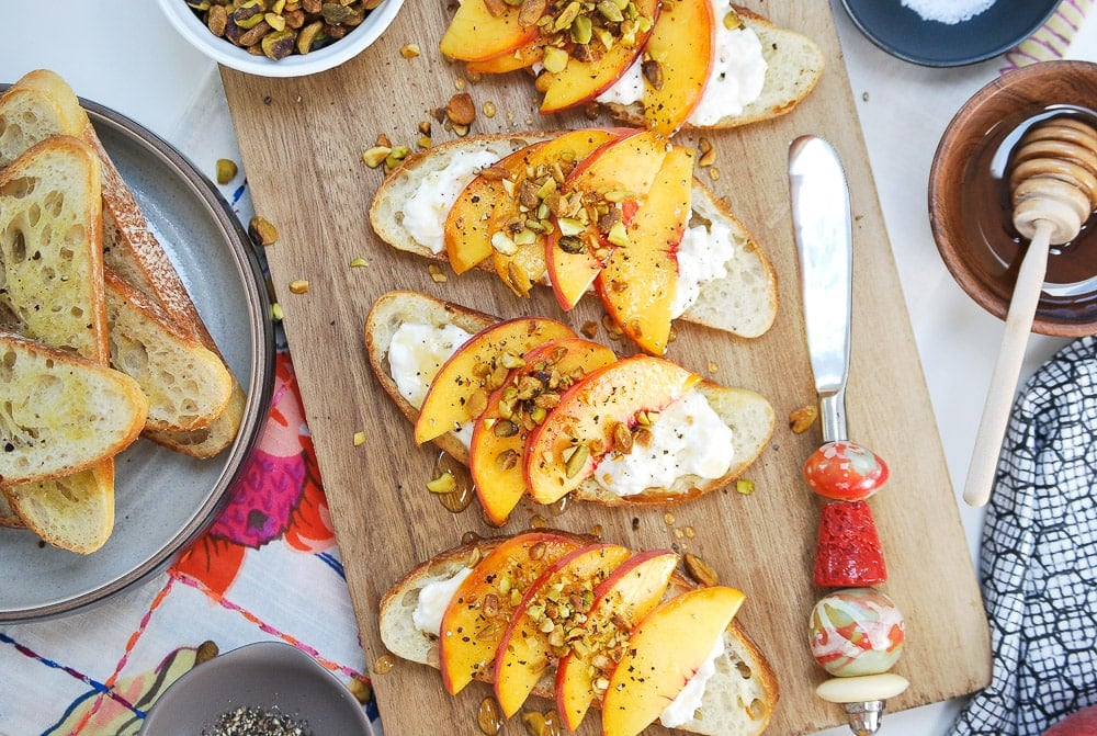 Peach Burrata Crostini-2