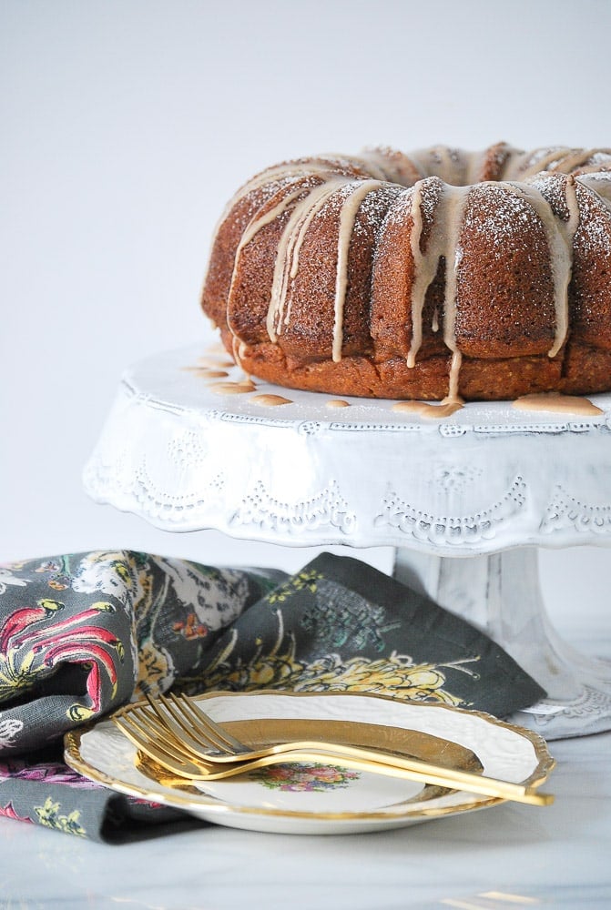 Pumpkin Cake with Cinnamon Vanilla Glaze-2