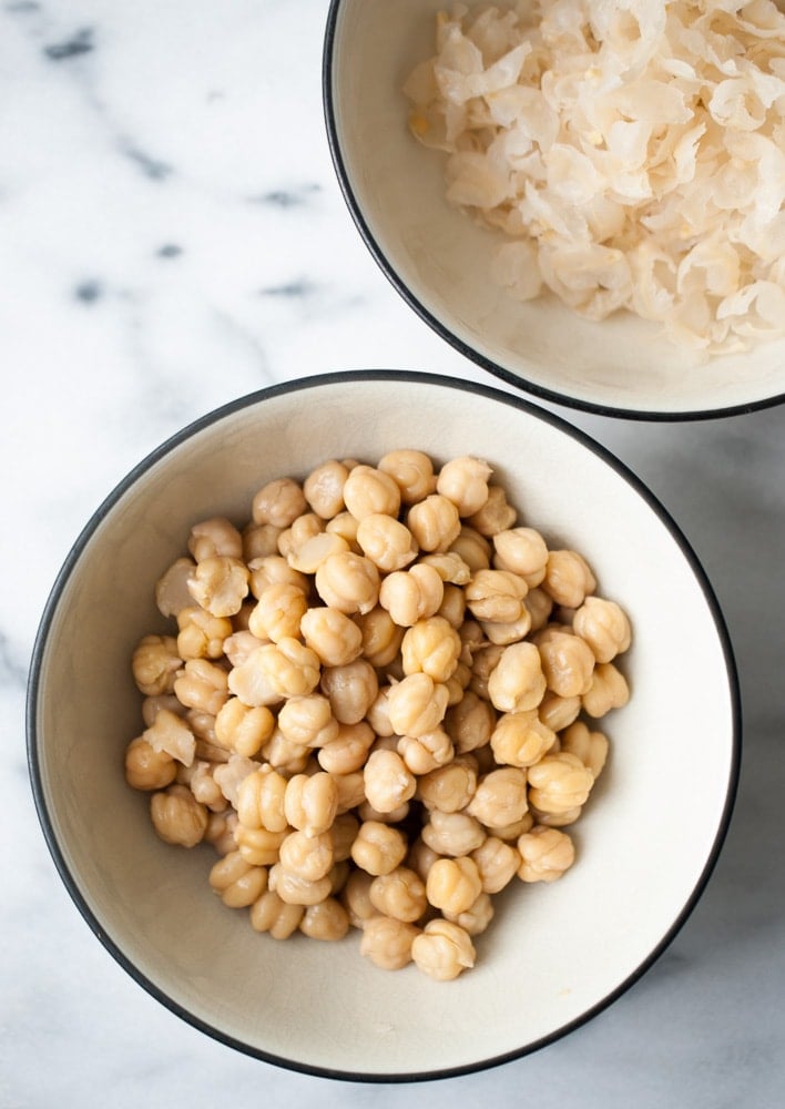 Roasted Garlic Hummus-3