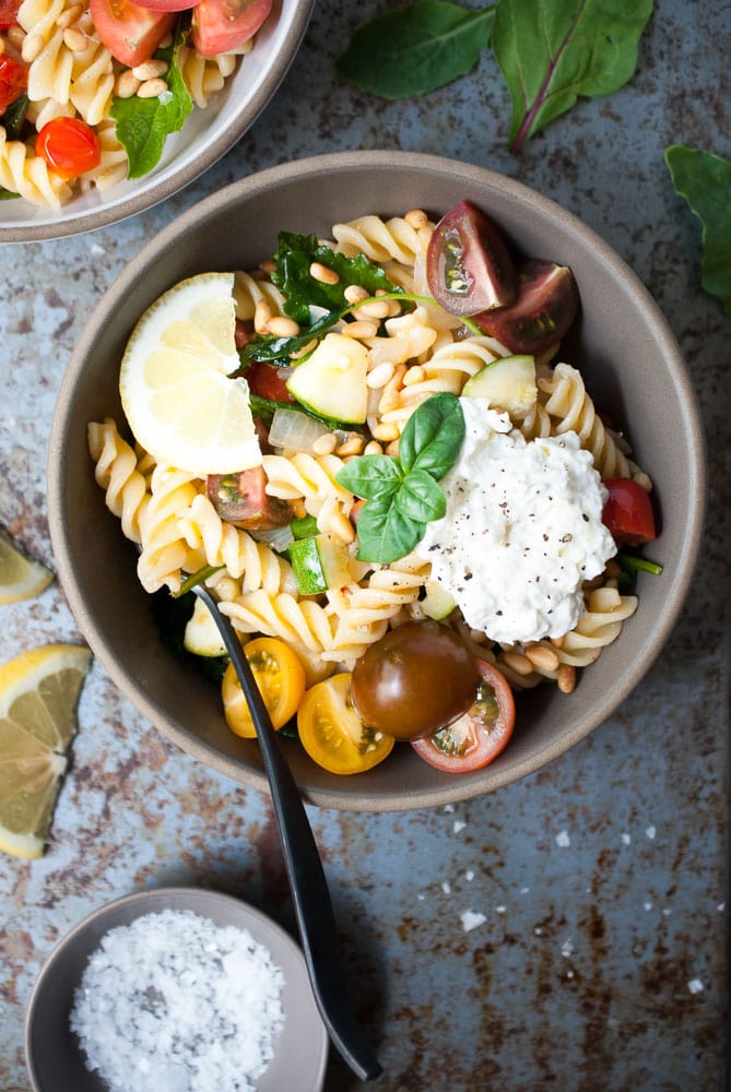 Simple Lemon Fusilli w- Zucchini, Tomatoes, & Spinach