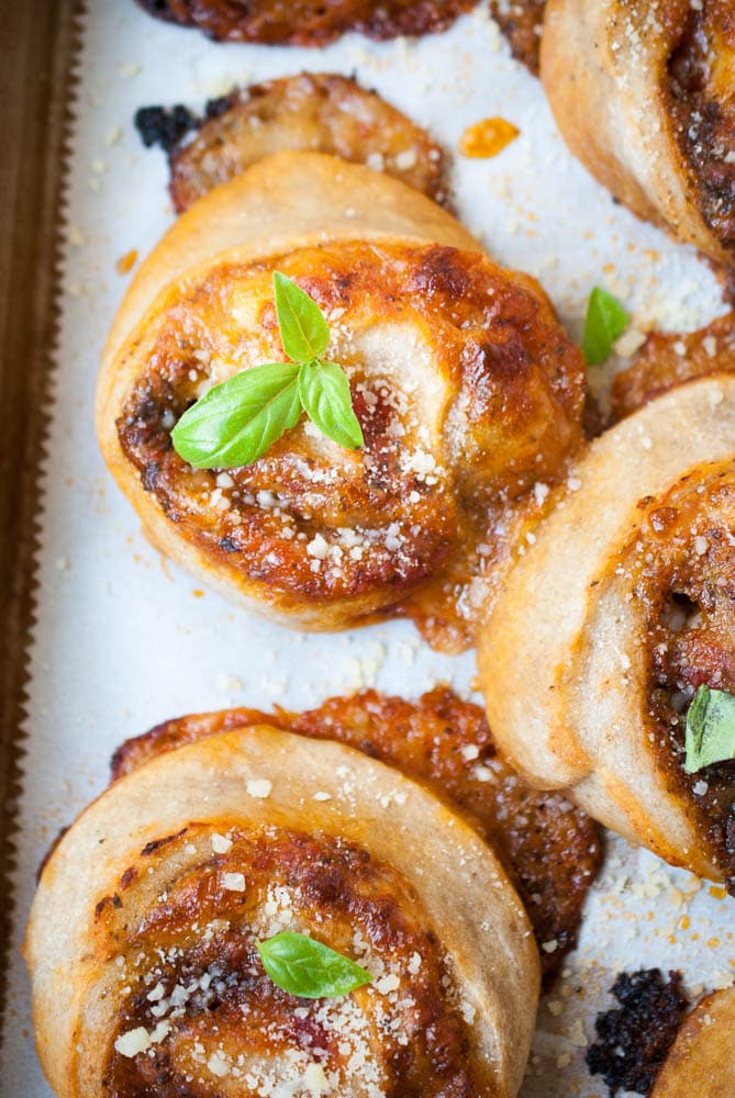 Whole Wheat Tomato Basil Pesto Pizza Rolls