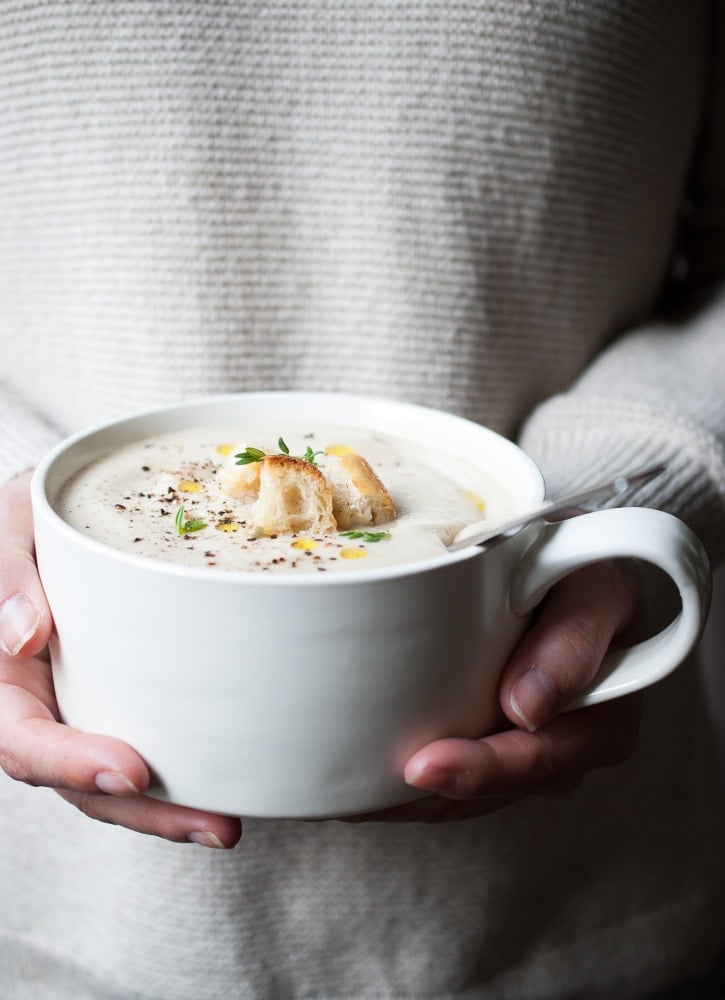 Roasted Cauliflower Garlic Soup
