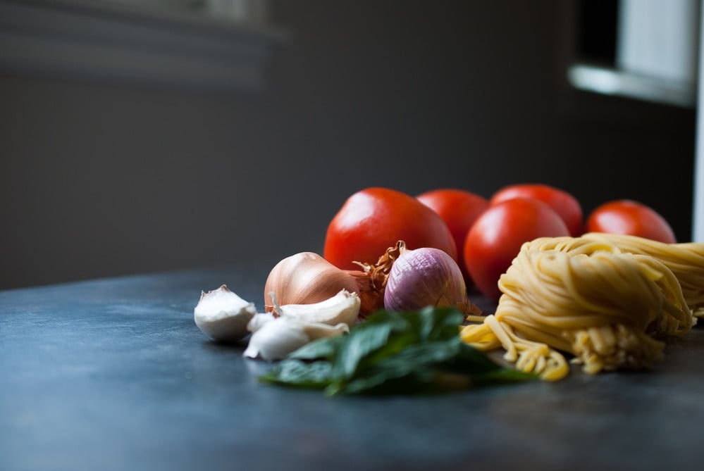Fresh Tomato Basil Garlic Pasta