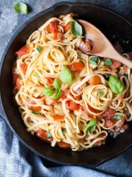 Fresh Tomato Basil Garlic Pasta