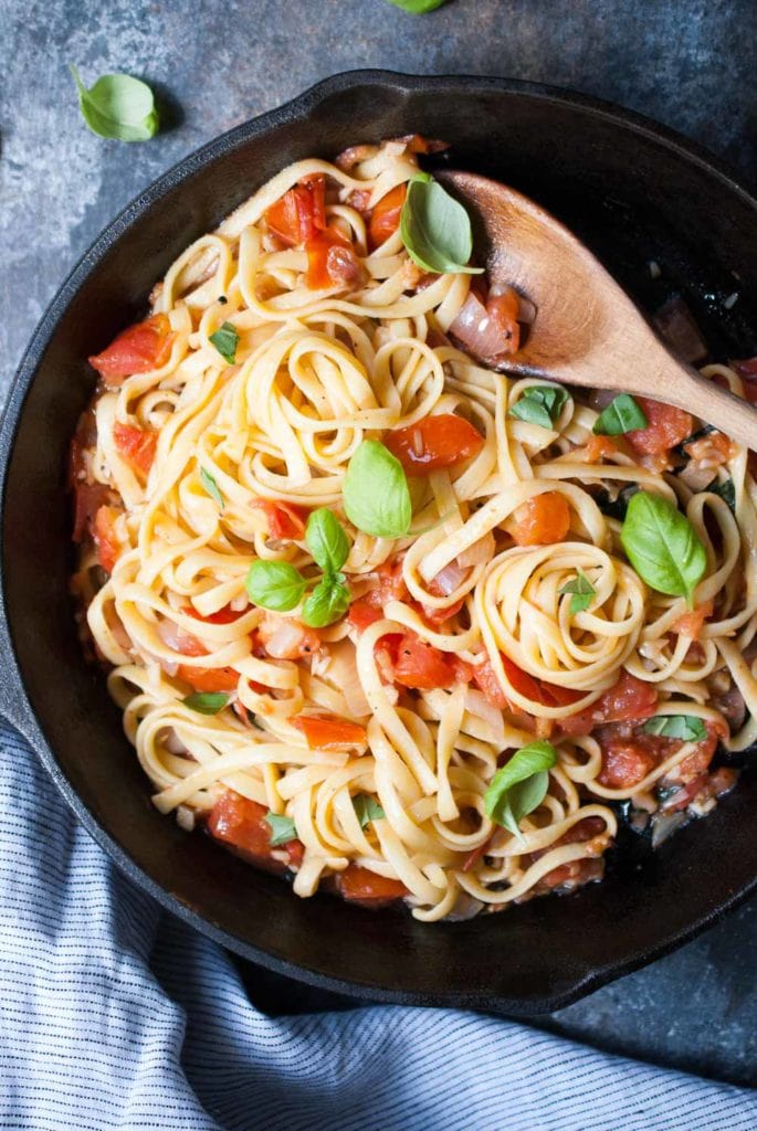 Fresh Tomato Basil Garlic Pasta