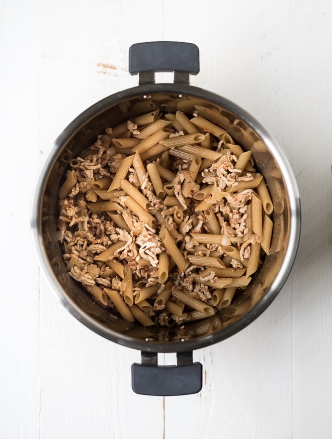 cooked ground turkey in an instant pot with dry pasta