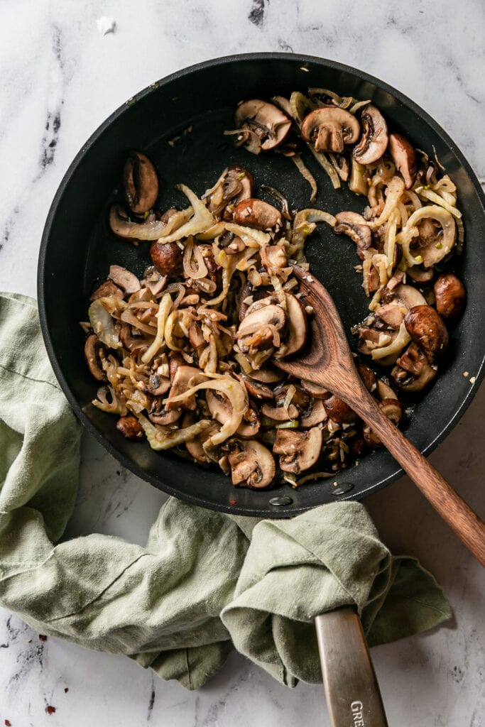 Garlic & Fennel Mushroom Pizza