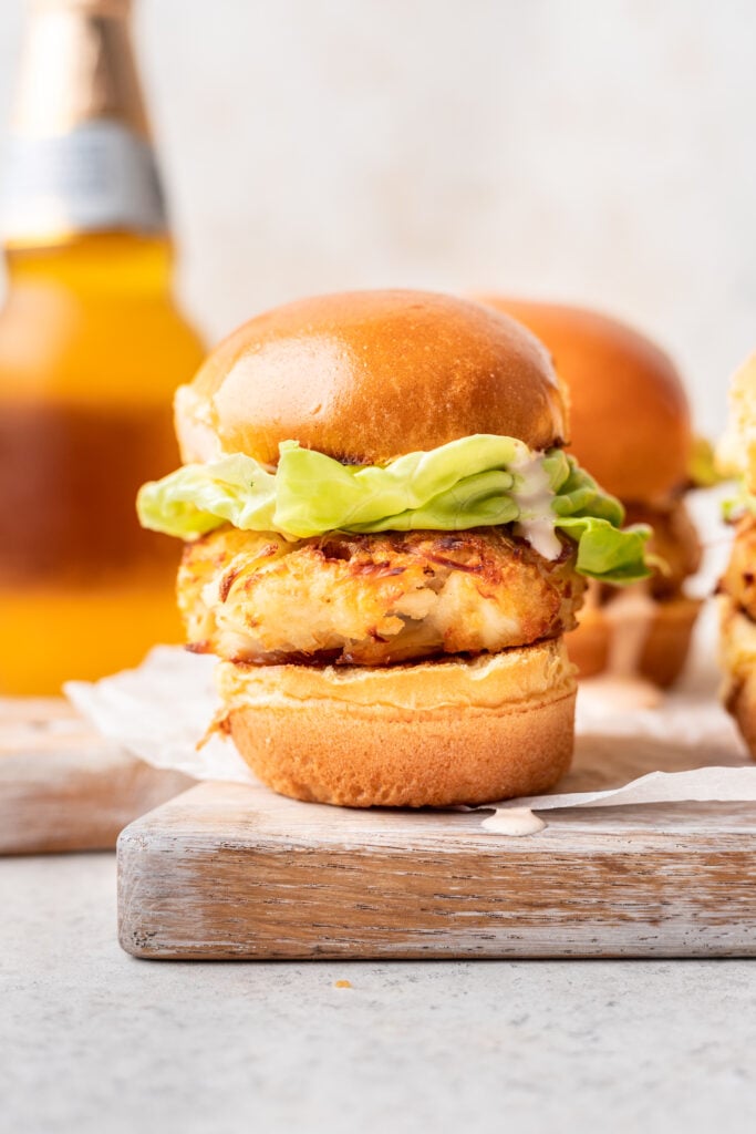 crab cake slider with lettuce