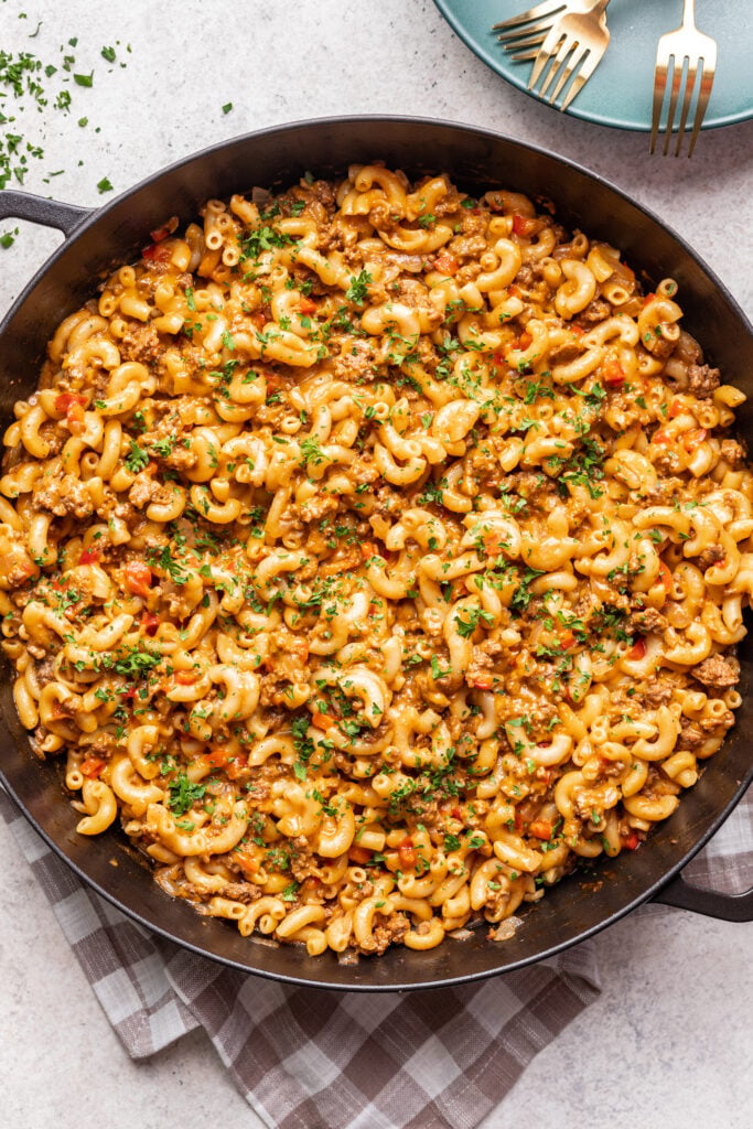 Sloppy joes pasta with chopped parsley