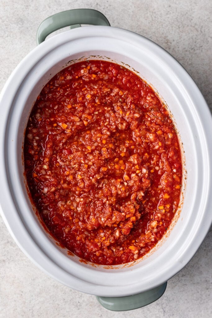 bolognese sauce in a slow cookerx